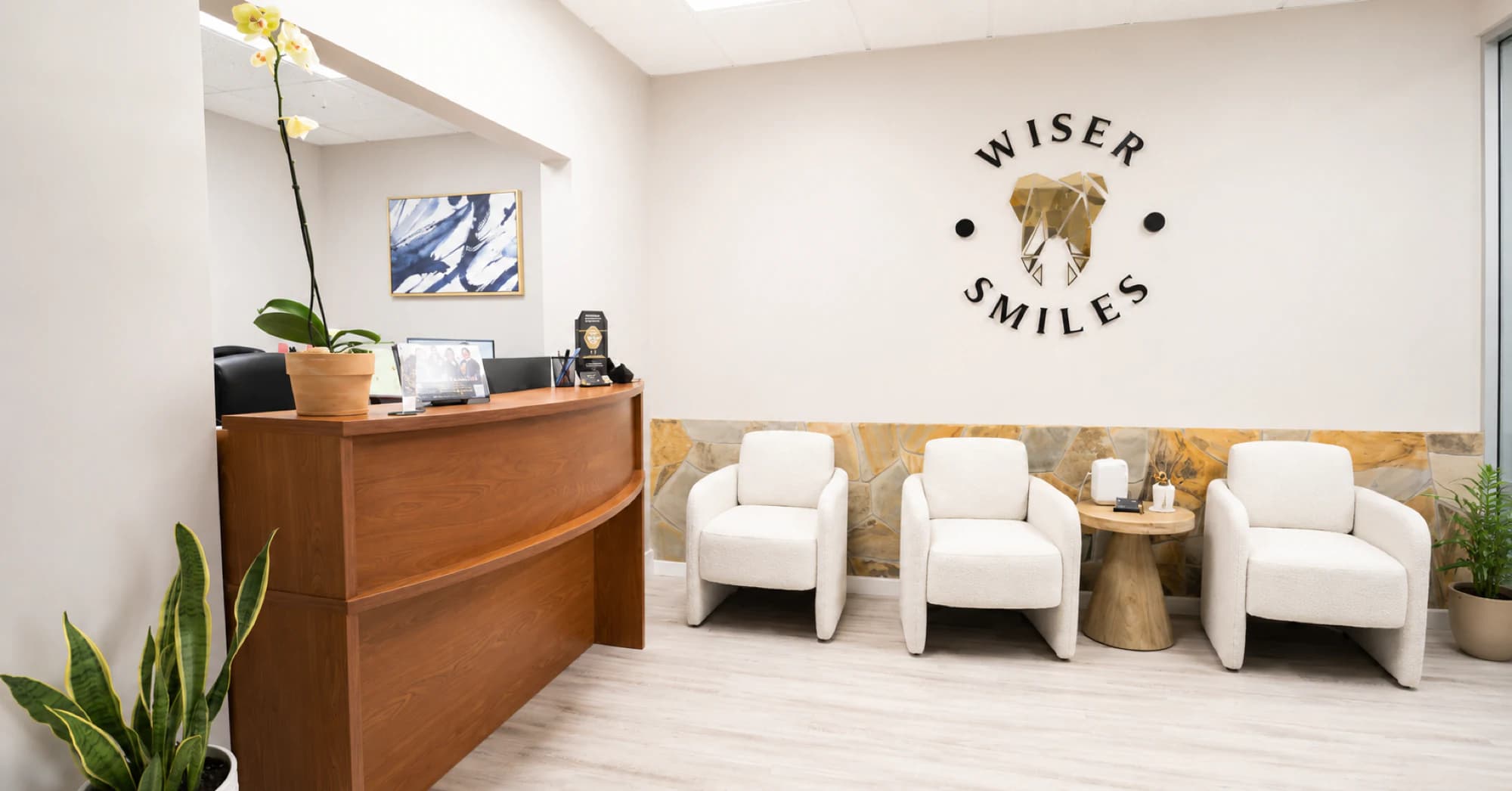 Wiser Smiles Oakland Park reception and waiting room